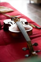 RedsofaViolino